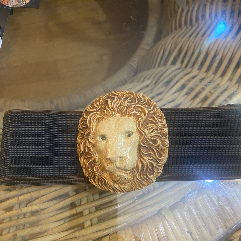 *Vintage 1970’s- Charmant- Lion Buckle Belt- resin stretch belt